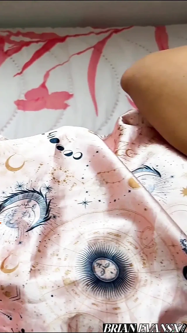 Azgın Latin Naty Delgado, Oda Arkadaşı Brian Evansx ile Sikişiyor