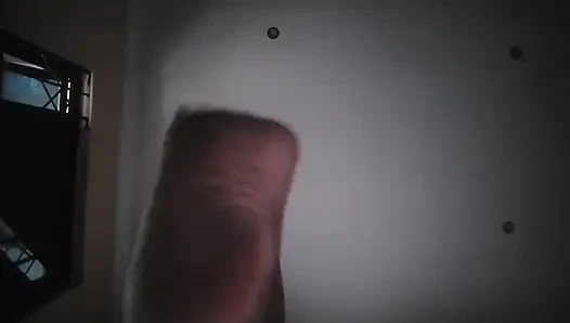 Sevimli ateşli kız finansal varlıklarınız karşılığında temiz yalamanız için sizi flithy ayaklarıyla kutsaıyor