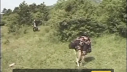 Olgun çift 69 pozisyonunda amcık yalıyor (tam orijinal film)