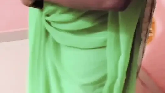 Hintli tamil sürtük evli kadın renu sutyensiz bluz ve külotsuz minyon sari gizli sevgilisi için azdırıyor! Indianhotwifex