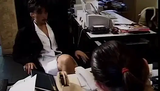 Fransız sekreter götüne büyük miktarda döl alıyor