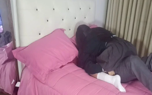 Ateşli 18 yaşındaki üniversiteli kız gizli seks yapıyor, neredeyse yakalanıyordum