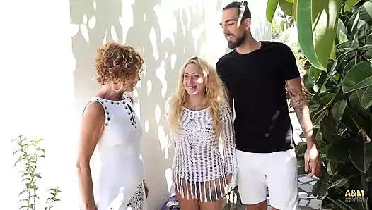 Venom Amd Elian havuzda ateşli.