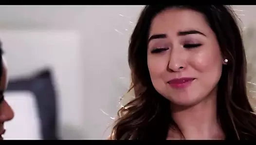 Sinsi üniversiteli kız