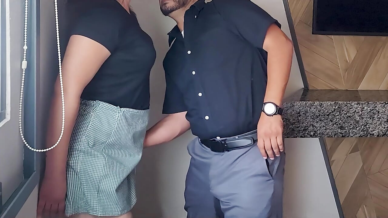 İtaatkar sürtük cinsel oyuncak olarak kullanılıyor anal zevk istiyor