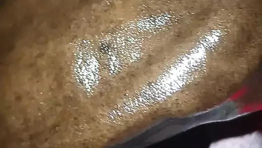 Çikolatalı et çubuğu - büyük siyah yarağını yağla sikiyor