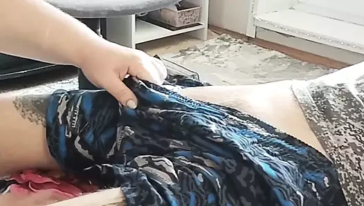 Kayınvalidem boşalana kadar tutkuyla yarak emiyor