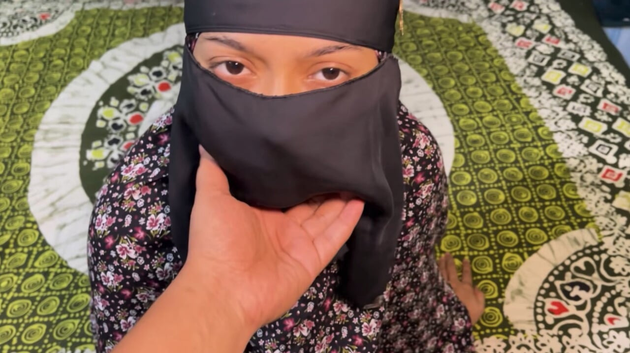 Desi seksi Bhabhi, büyük panisimi görünce benimle sikişiyor