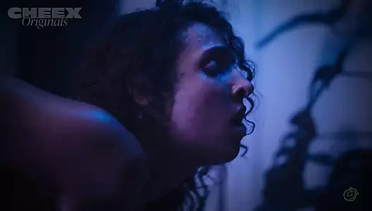 Seksi temmuz vaya lezbiyen sekste serafina sky ile dildo kullanıyor