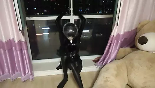 Lateks kigurumi nefes oyunu