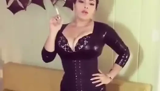 lateks içinde sigara içmek