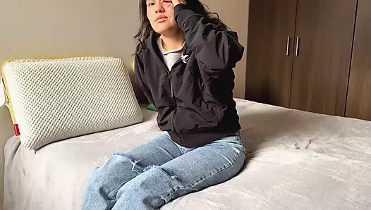 Komşumu evime davet ediyorum ve yoğun bir makaslama ve yoğun bir 69 yapıyoruz.