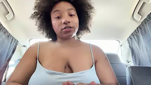 Tek başına halka açık zenci tek boynuzlu at memeyle muamele