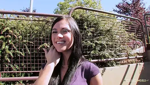 Esmer kadın oral seks yaptıktan sonra domalarak sikiliyor