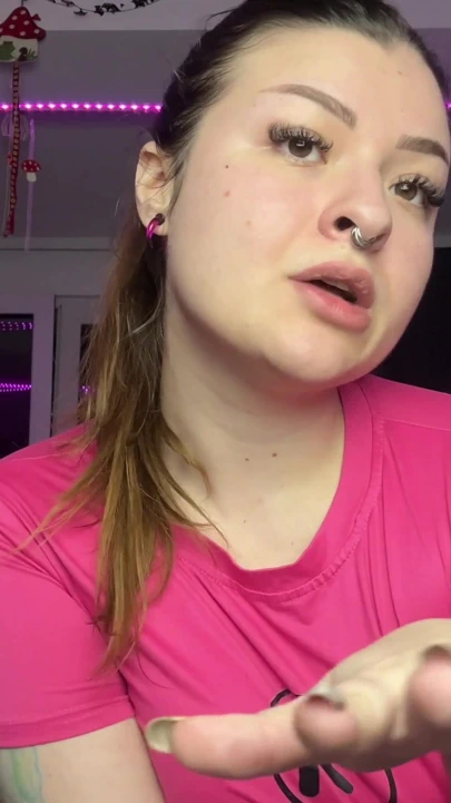 Romana cu sahibe Anna'da mastürbasyon talimatları | Klip 1