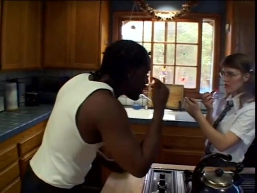 Sıcak genç esmer alır bir yük üzerinde ona gözlük sonra Başlarken becerdin