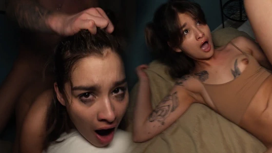 Prenses Jasmine sadece halıda değil, yatakta da dans ediyor