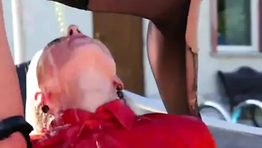 ev d20 - bu güzel porno yıldızının bu çiş karışımını yaptım