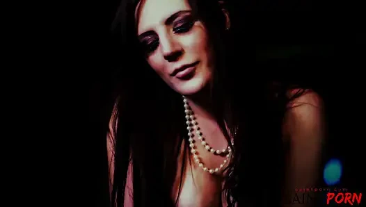 Samantha Bentley gevşek bir striptizci