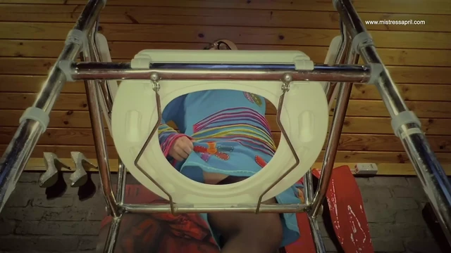 Домина госпожа April - свежий теплый, вкусный писсинг