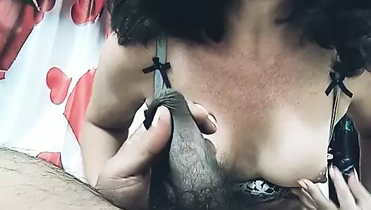 Üvey anne yarak emme becerisiyle üvey oğlunu baştan çıkarıyor