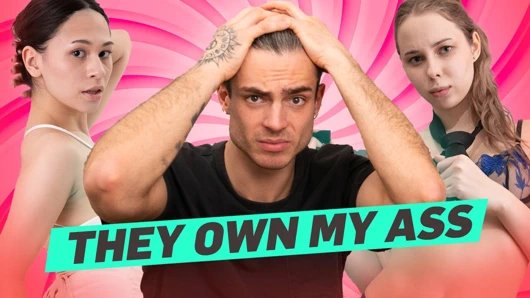 VIP4K. 2 Rus erkek delisi bir adama uygun bir şekilde yalıyor