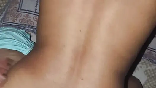 Hintli karı koca gece yarısı seks yapıyor