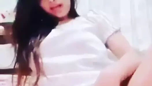 Beautqueen hint tiktoker serbest bırakma sıcak parmak