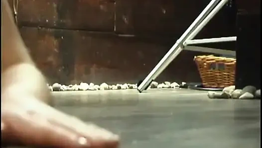 Bağlı Sarışın Yoğun BDSM Hakimiyetine Boyun Eğiyor