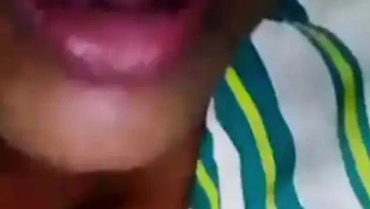 Kız arkadaş görüntülü görüşmede IMU'da her şeyi gösterdi