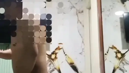 Eski sevgilimin en iyi arkadaşı beni ziyarete geldi ve ikinci bölümü çekiyoruz