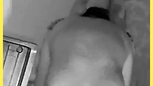 Fışkırtarak yatağımı tamamen ıslak bırakıyor