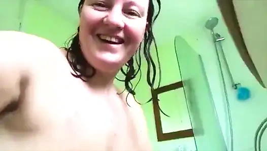 Üçlü ıslak orgazm sırılsıklam ıslak duş mastürbasyonu ve yatakta çıplak