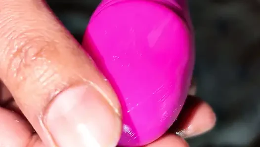 Yeni dildo, amcığımdaki tam güç titreşimi beni penis için azdırdı