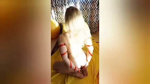 Bir akşam ışığında çıplak yatak oyunları