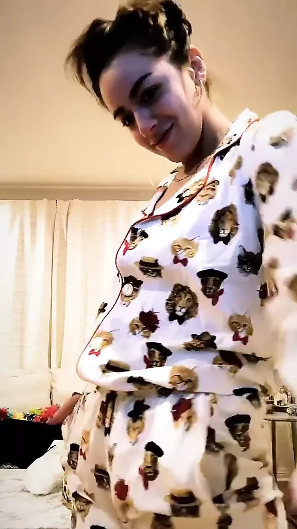 Chloe bennet pijama meme ucu kayması