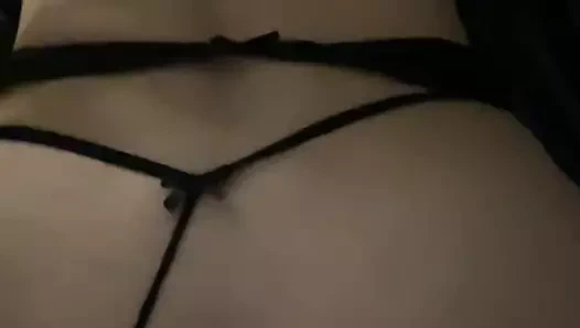 Gerçekten iyi bir anal sikiş. Efendim beni ne kadar sert sikmek istediğine karar veriyor