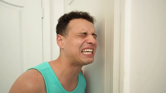 Beni banyoya sok. Acil! W/ büyük memeli kızıl saçlı Jessica Aaren