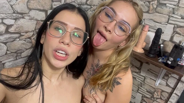 Секс втроем с моими двумя соседями по комнате