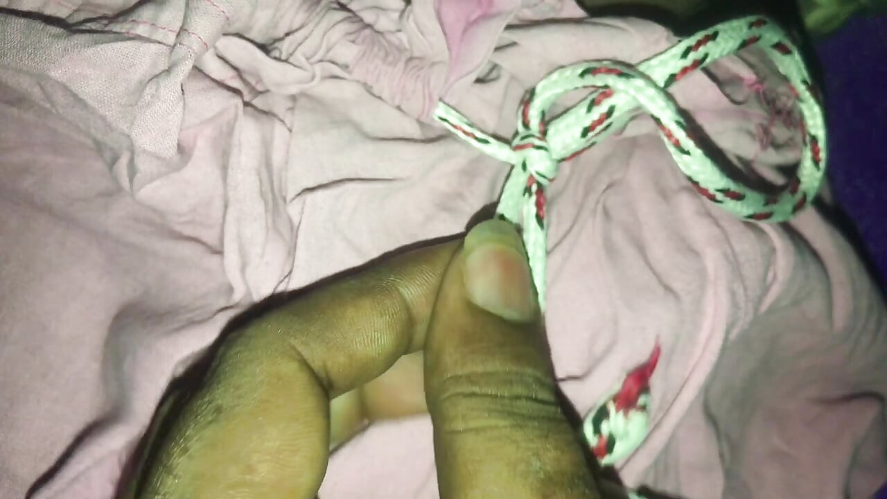 Hintli genç kız sevgilisiyle yeni seks videosunda