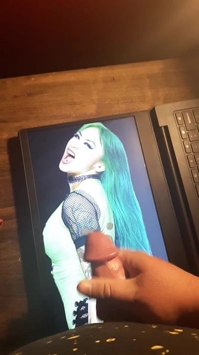 Shotzi blackheart boşalma anısına
