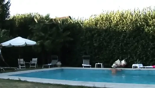 Edepsiz bir sarışın için büyük yarak