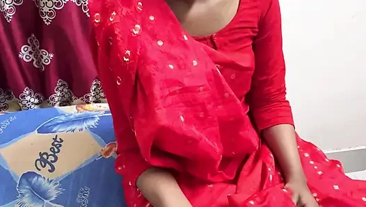 Seksi üvey annemi siktim, odamda sert sikişiyorum