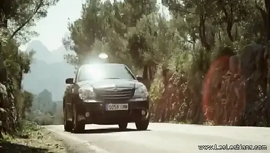 Arabada tutkulu lezbiyen aşk