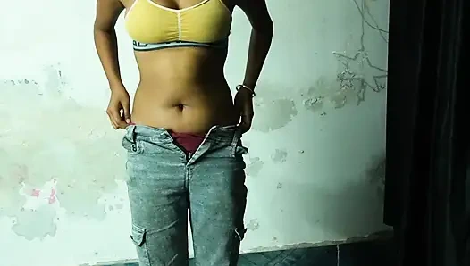 Sari sıkı amcıklı desi yenge Hintçe ses kaydında devar tarafından sert sikiliyor