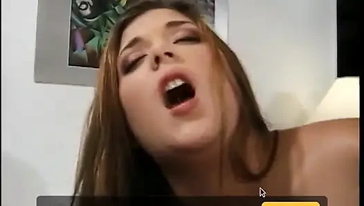 Dövmeli hamile bebek göğüsleri zıplarken yarağa biniyor