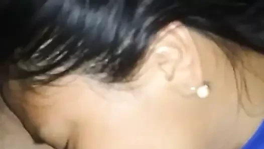 morena desesperada por su lechita