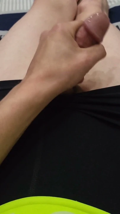 Nike pro şort giyerek üzerime patlıyorum | Klip 1