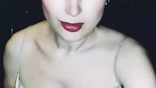 Yeni hipnotik oyuncağımla oynuyorum