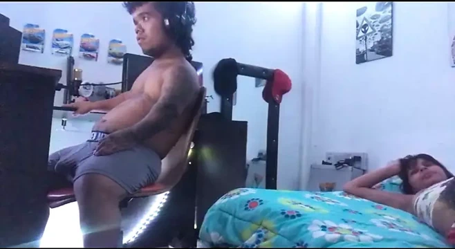 Bilgisayarda çalışırken bana sözlü ver